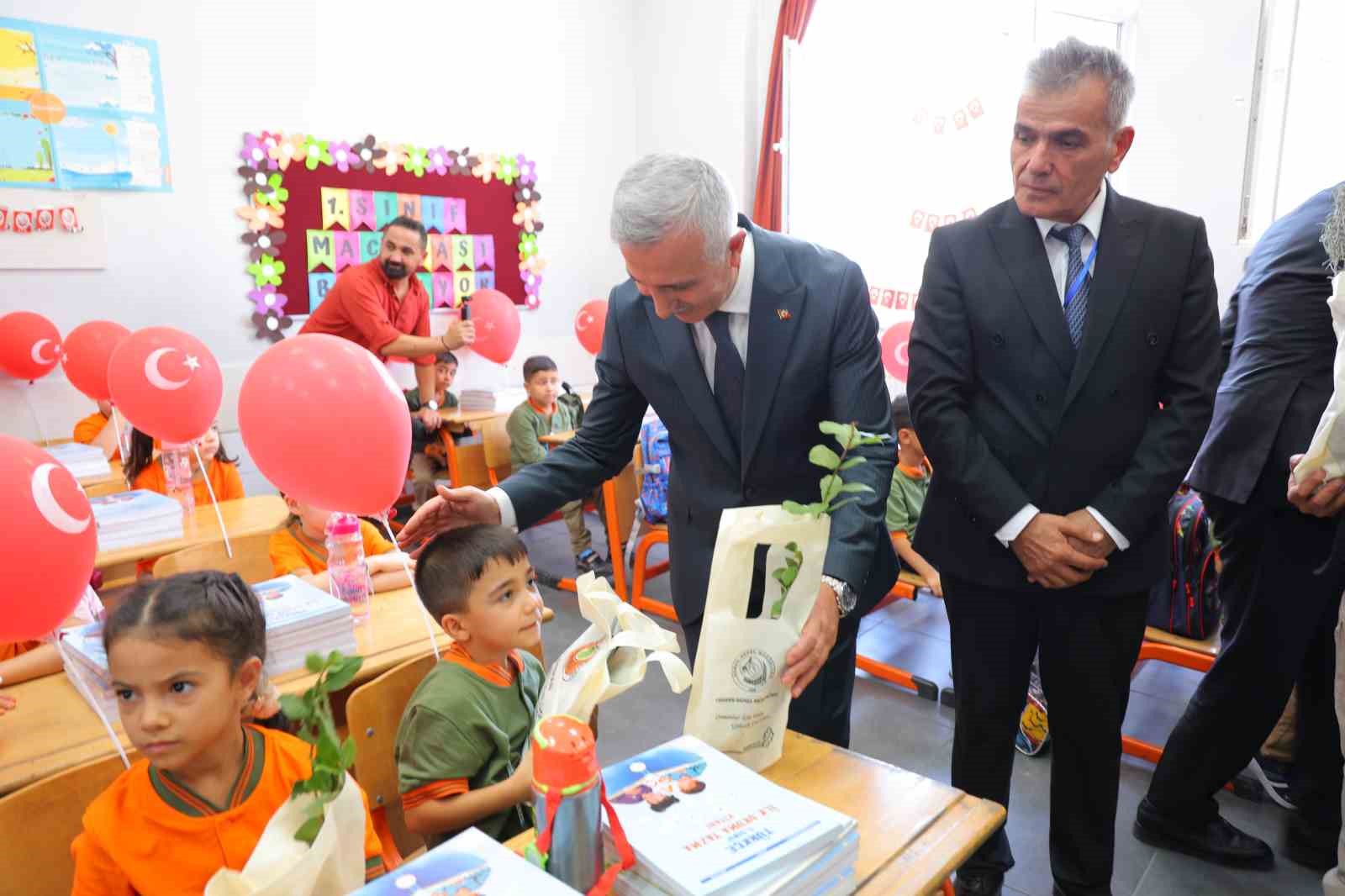 kahramanmaras-ta-246-bin-640-ogrenci-ders-basi-yapti