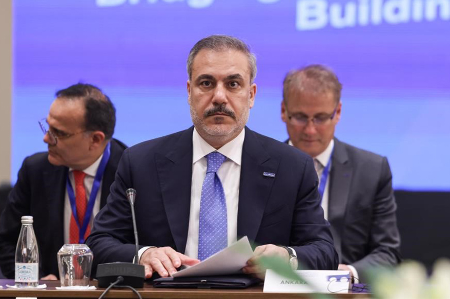 bakan-fidan-katar-basbakani-al-sani-ile-telefonda-gorustu