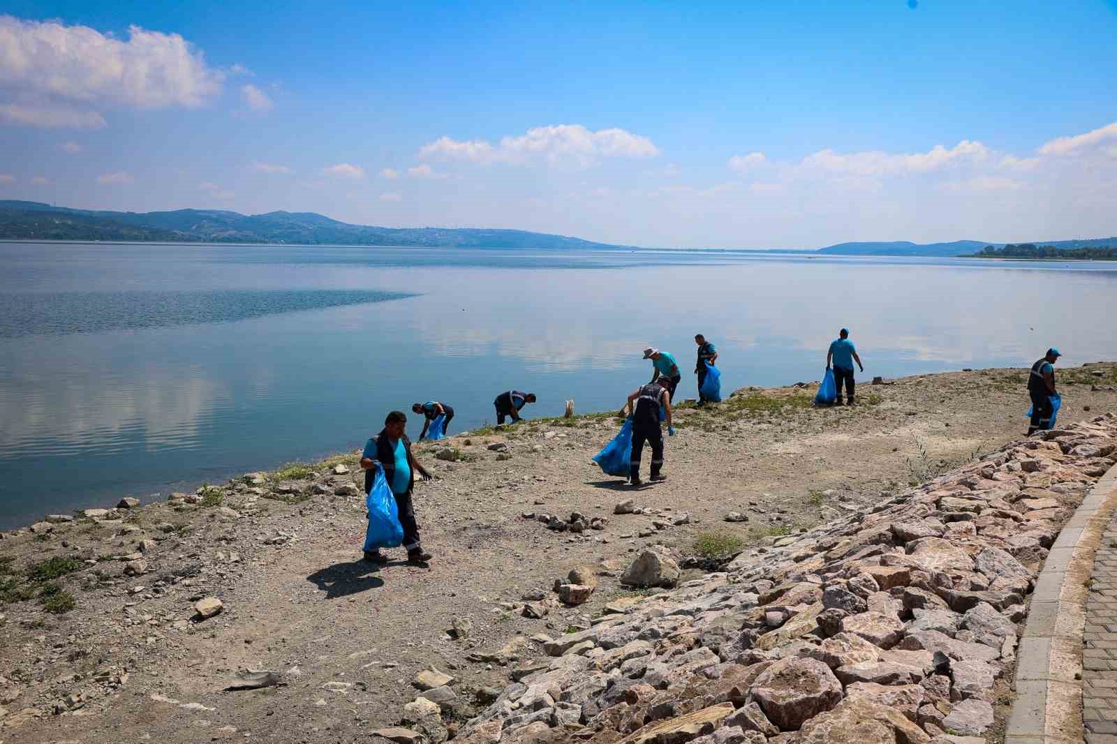 200-personel-ve-23-arac-sahadaydi-saski-den-sapanca-golu-havzasinda-dev-temizlik