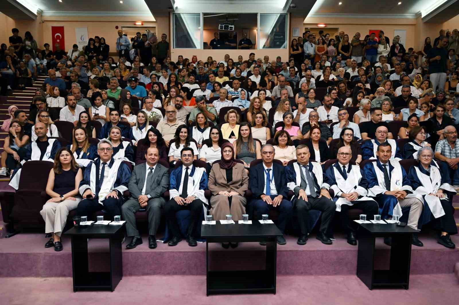 manisa-cbu-tip-fakultesinde-beyaz-onluk-heyecani