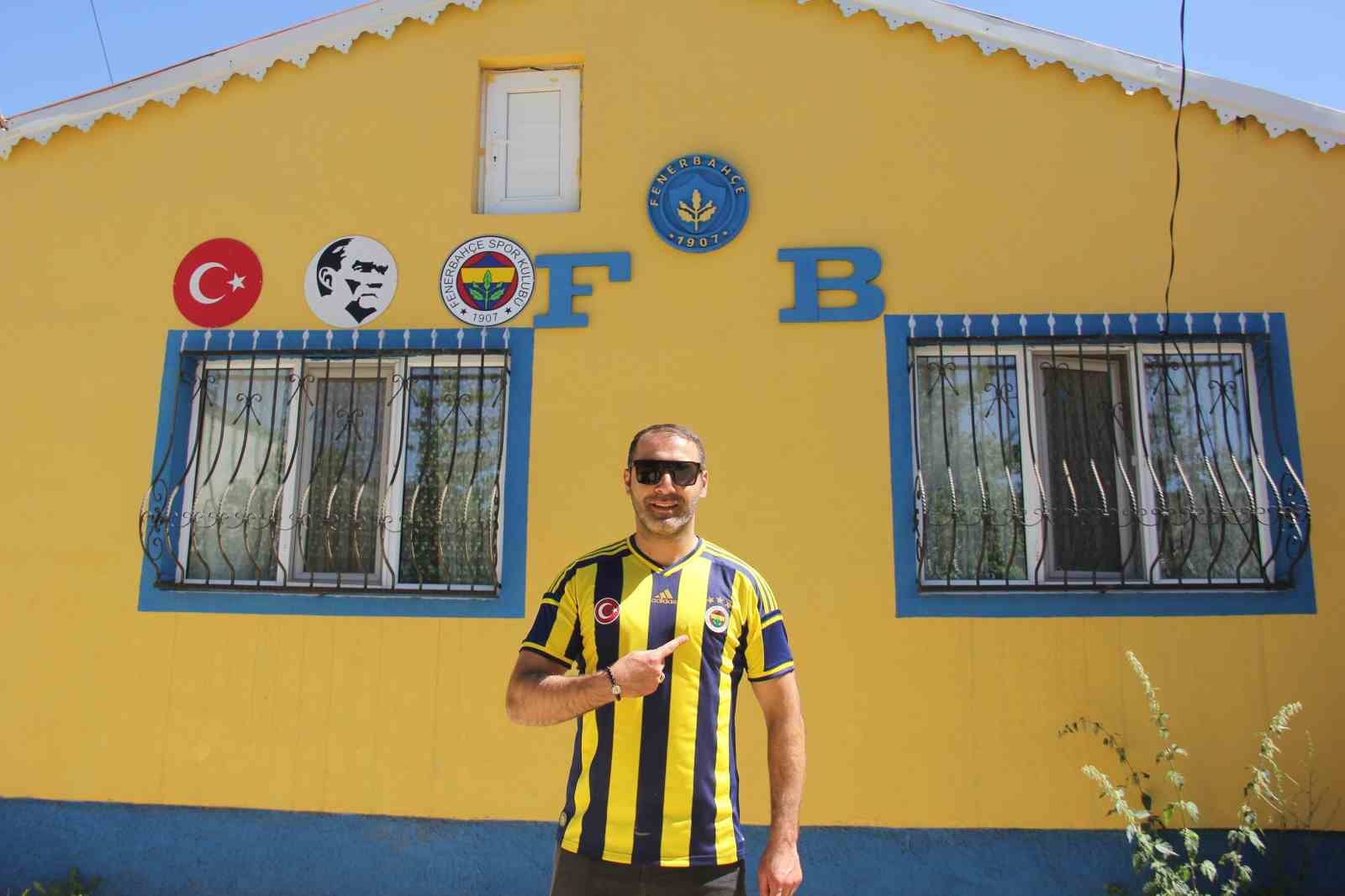 fenerbahce-sevgisini-evinin-duvarlarinda-yasatti