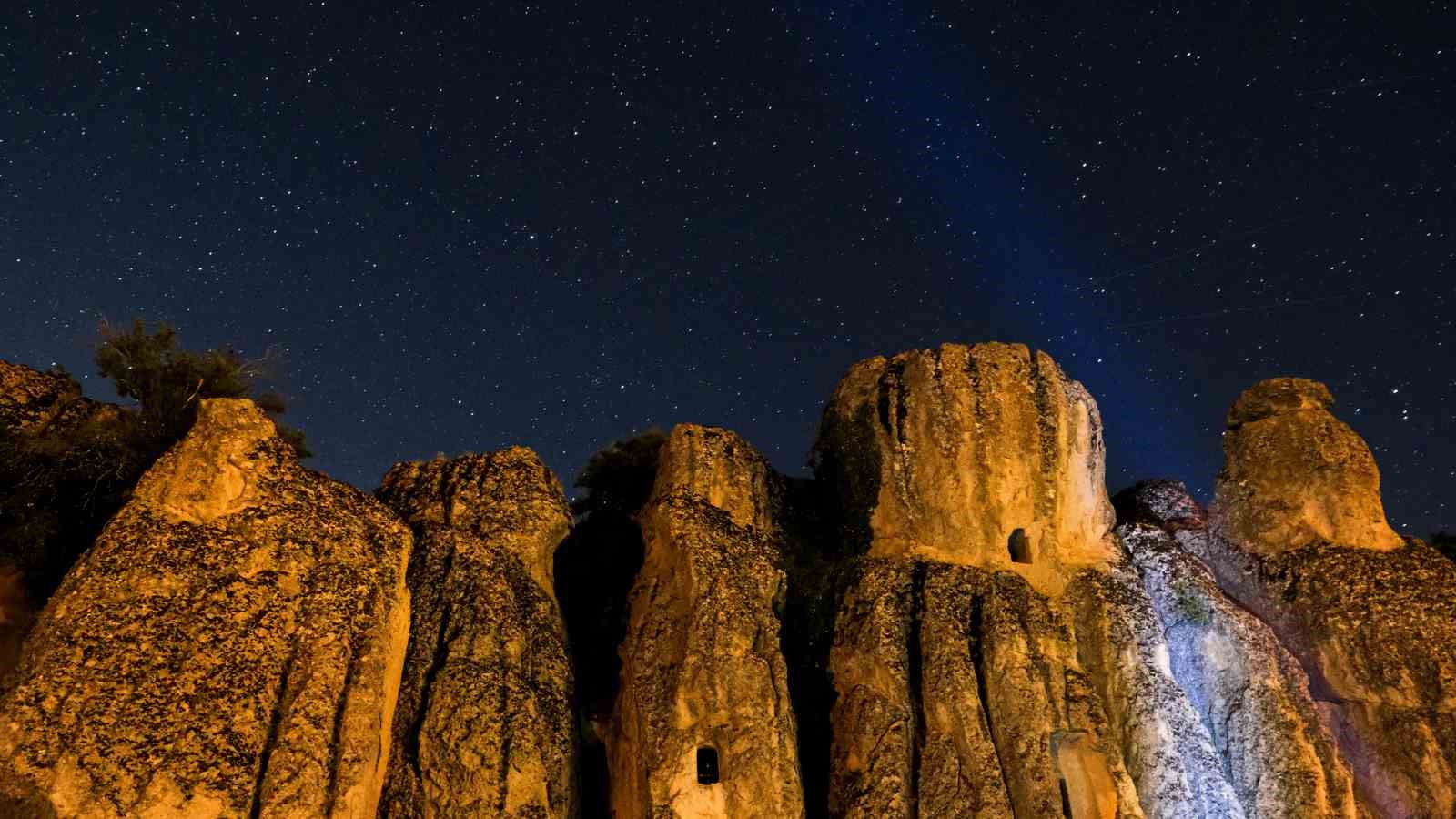 kilistra-da-gokyuzu-ve-tarih-bulustu-fotografcilardan-yogun-ilgi