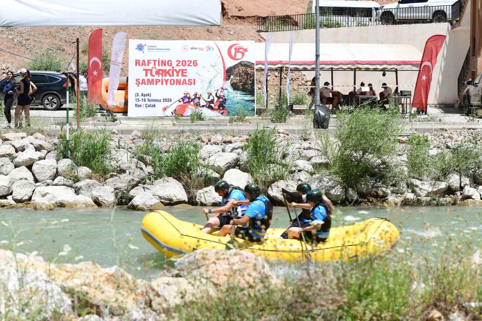 turkiye-rafting-sampiyonasi-3-ayak-yarislari-van-da-basladi