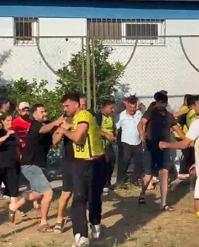 tarsus-ta-koyler-arasi-futbol-turnuvasinda-mac-sonu-kavgasi