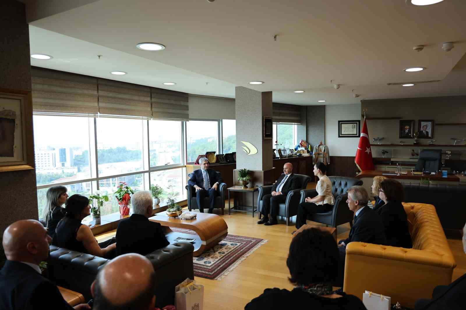 duzce-universitesi-ile-gurcistan-arasinda-akademik-is-birligi-gorusuldu