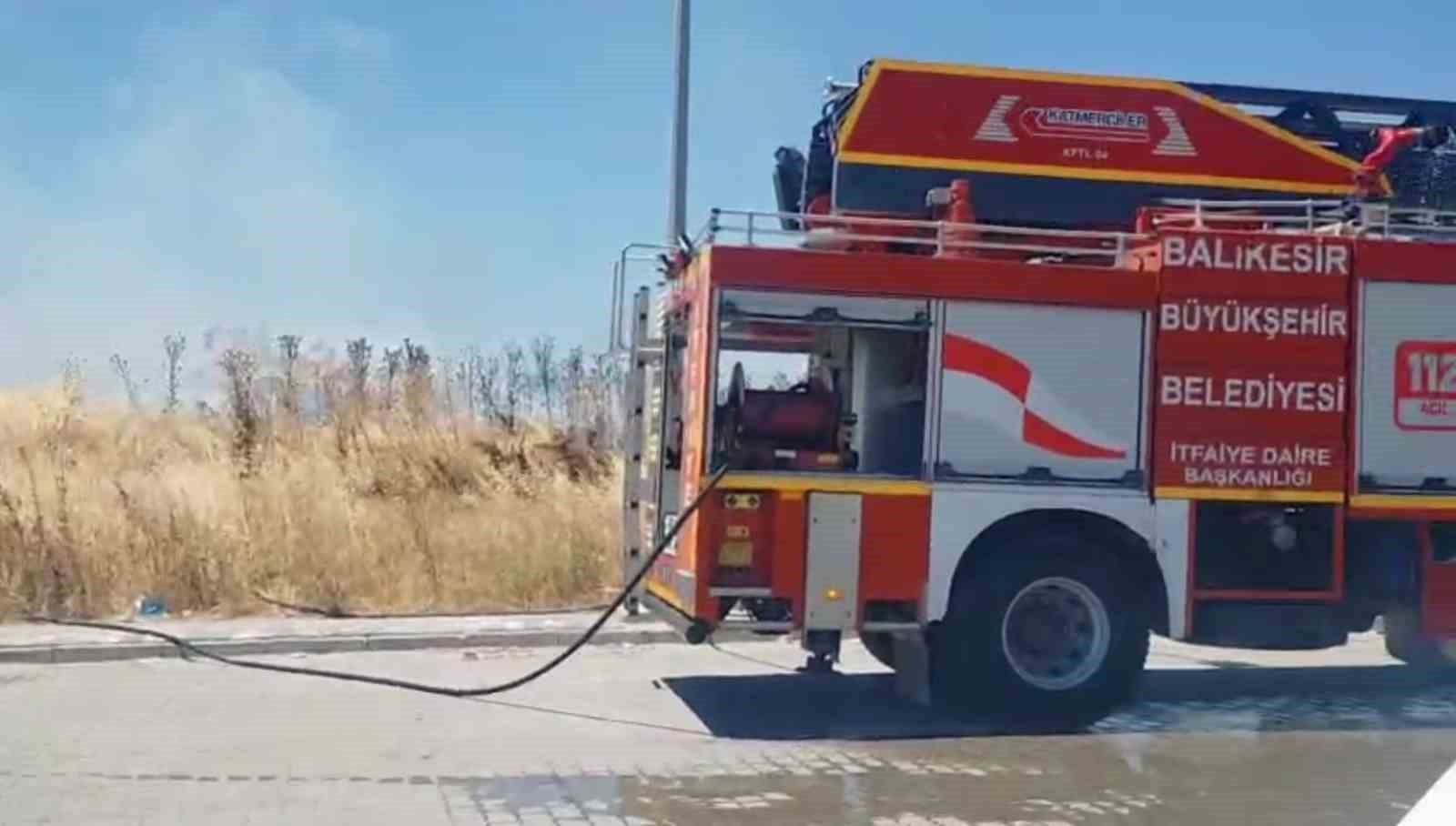 susurluk-ta-pazar-alanina-yakin-ot-yangini