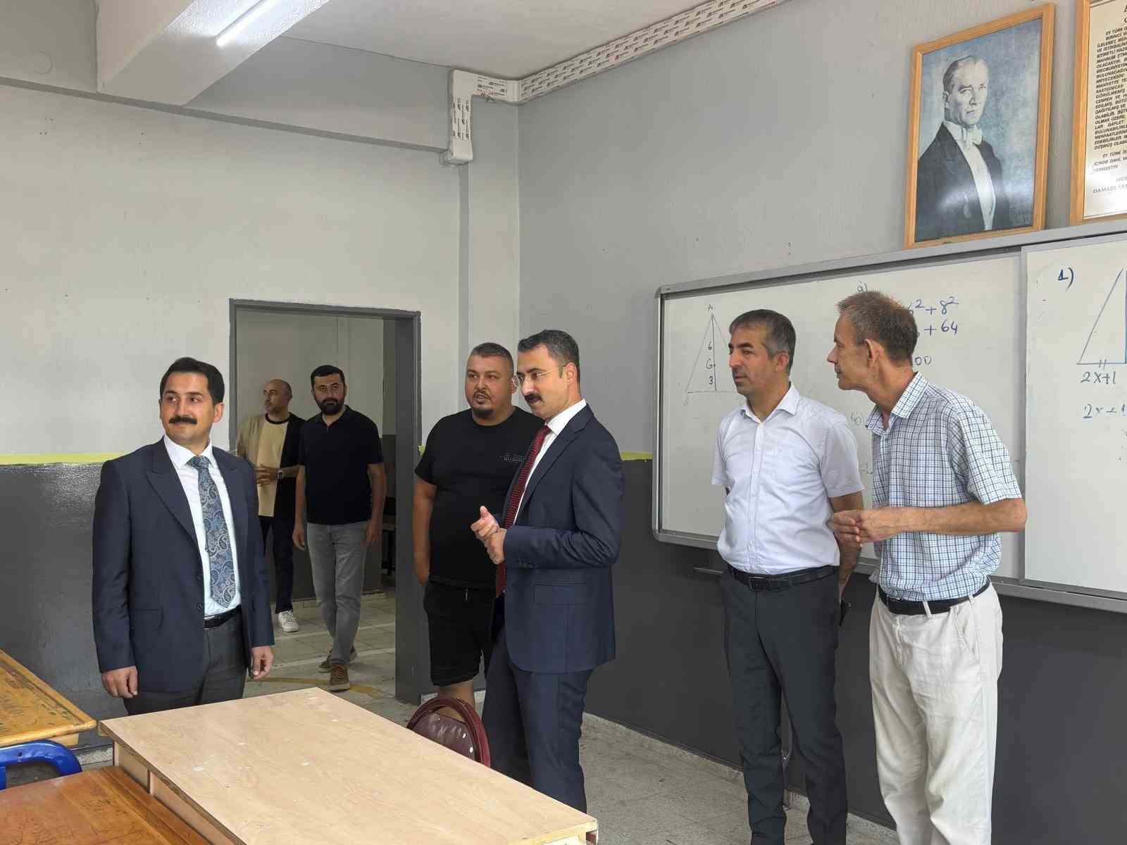 alasehir-deki-36-sinif-denetimli-serbestlik-yukumluleri-tarafindan-yenilendi