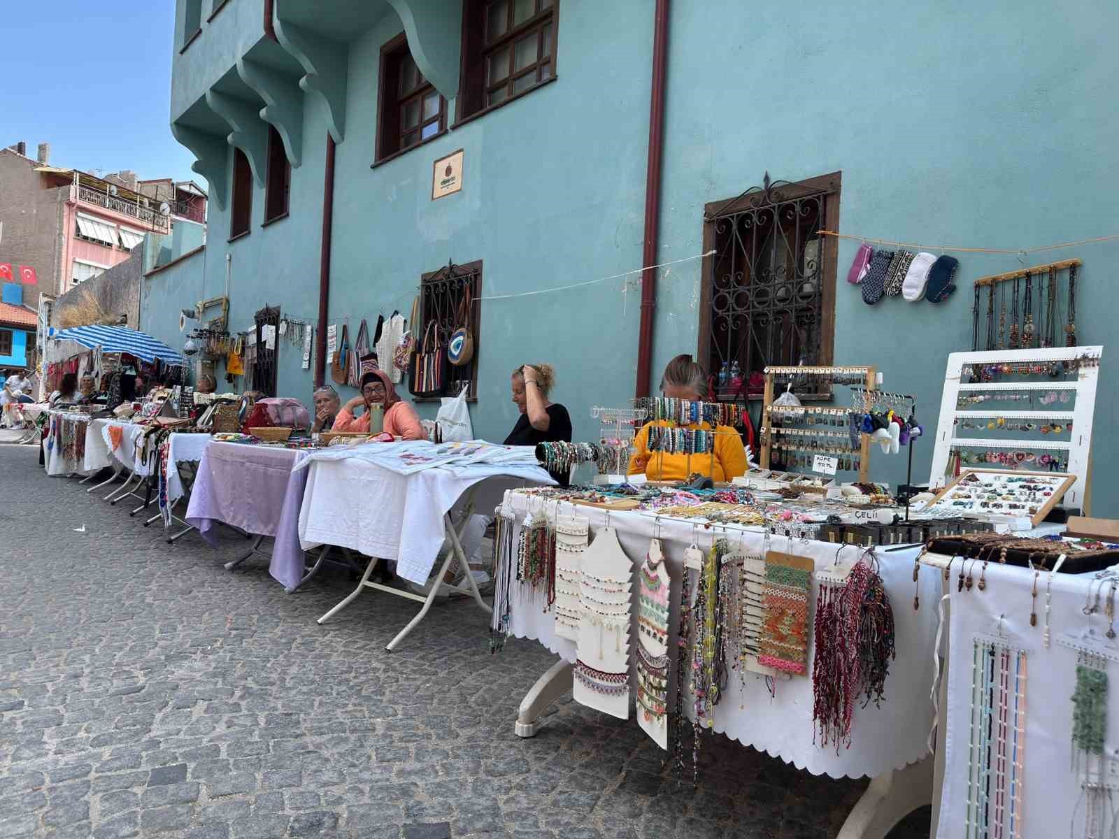 kadin-girisimciler-geleneksel-zanaatlari-modern-tasarimlarla-bulusturuyor