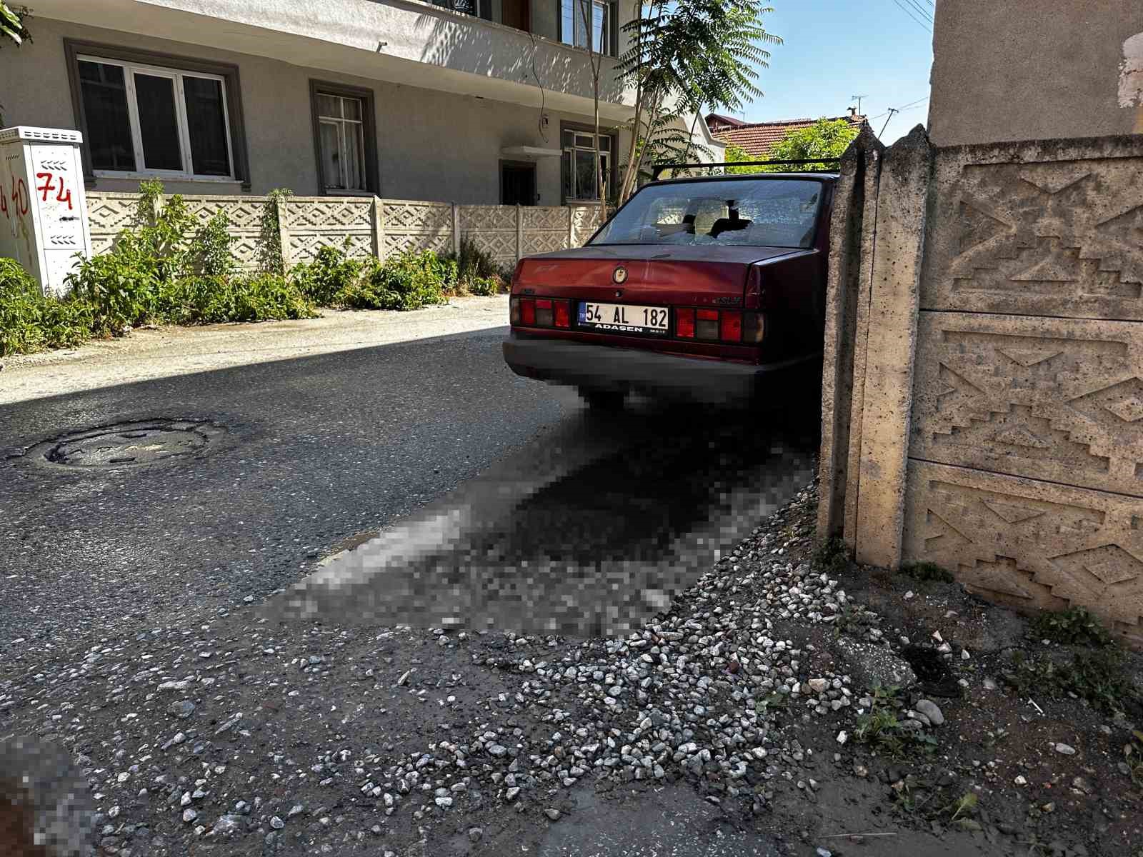sakarya-da-husumetli-sahislar-arasinda-silahli-catisma-1-olu-1-yarali
