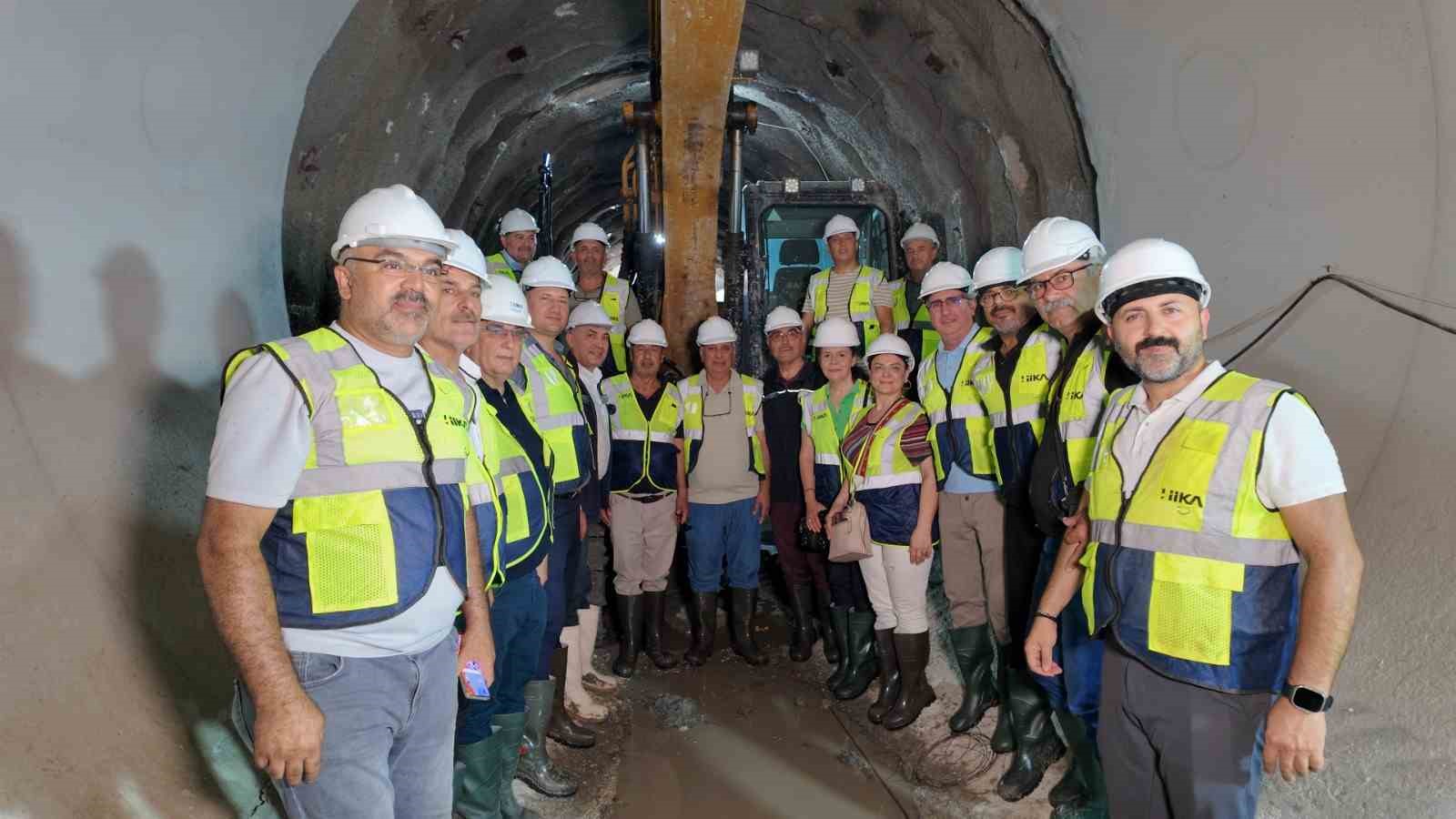 muhtarlar-1-milyon-insana-hizmet-verecek-turkiye-nin-en-buyuk-atik-su-tunelini-inceledi