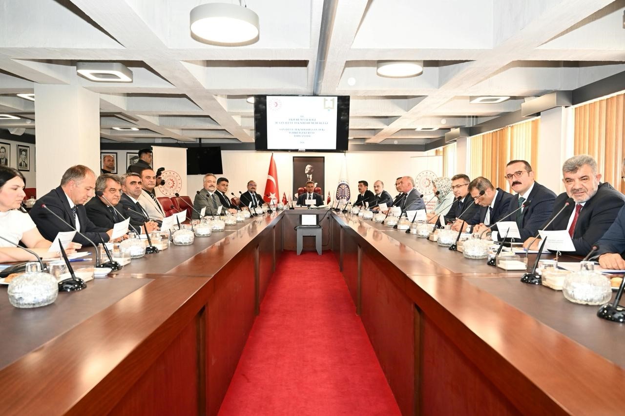 baskan-ozakalin-sanayi-ve-teknoloji-is-birligi-kurulu-santek-toplantisina-katildi