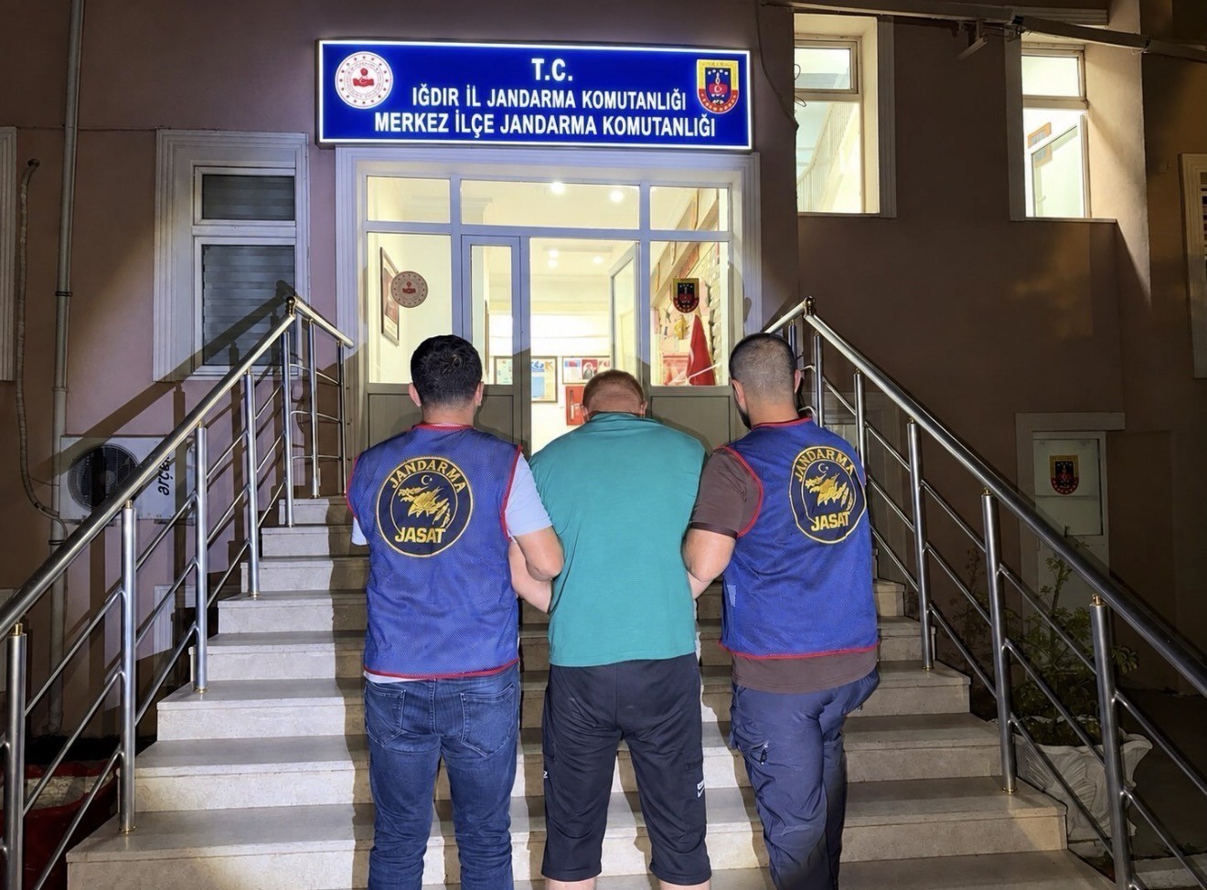 igdir-da-11-yil-hapis-cezasi-ile-aranan-sahis-yakalandi