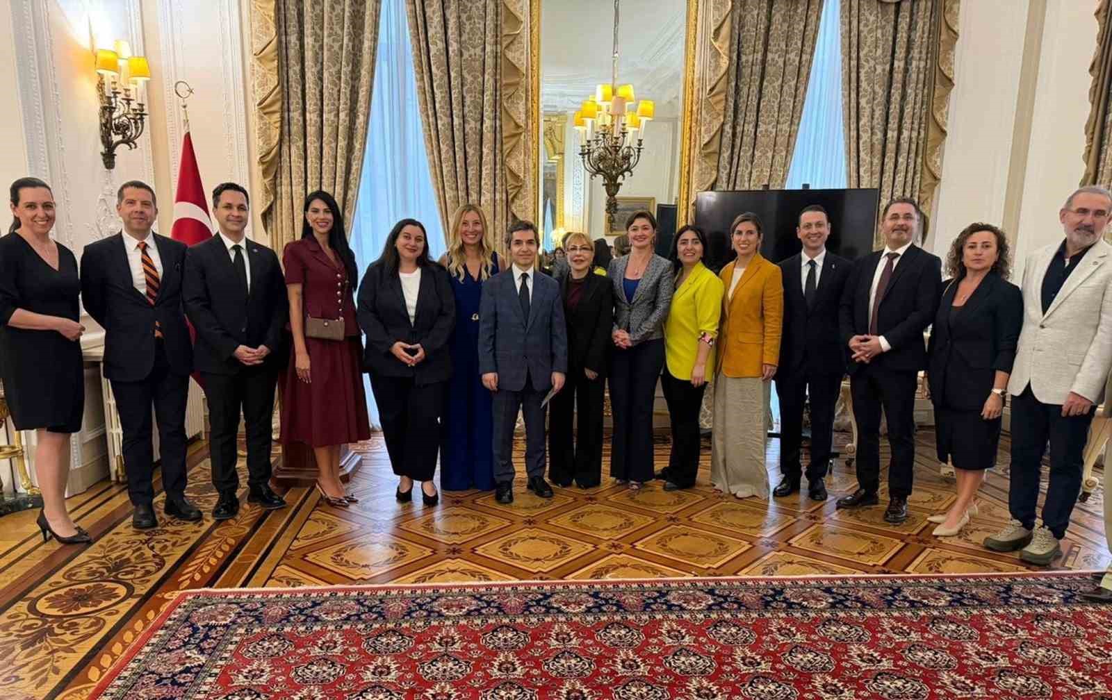 turkonfed-ve-turkiye-is-bankasi-ndan-londra-da-girisimcilik-diplomasisi