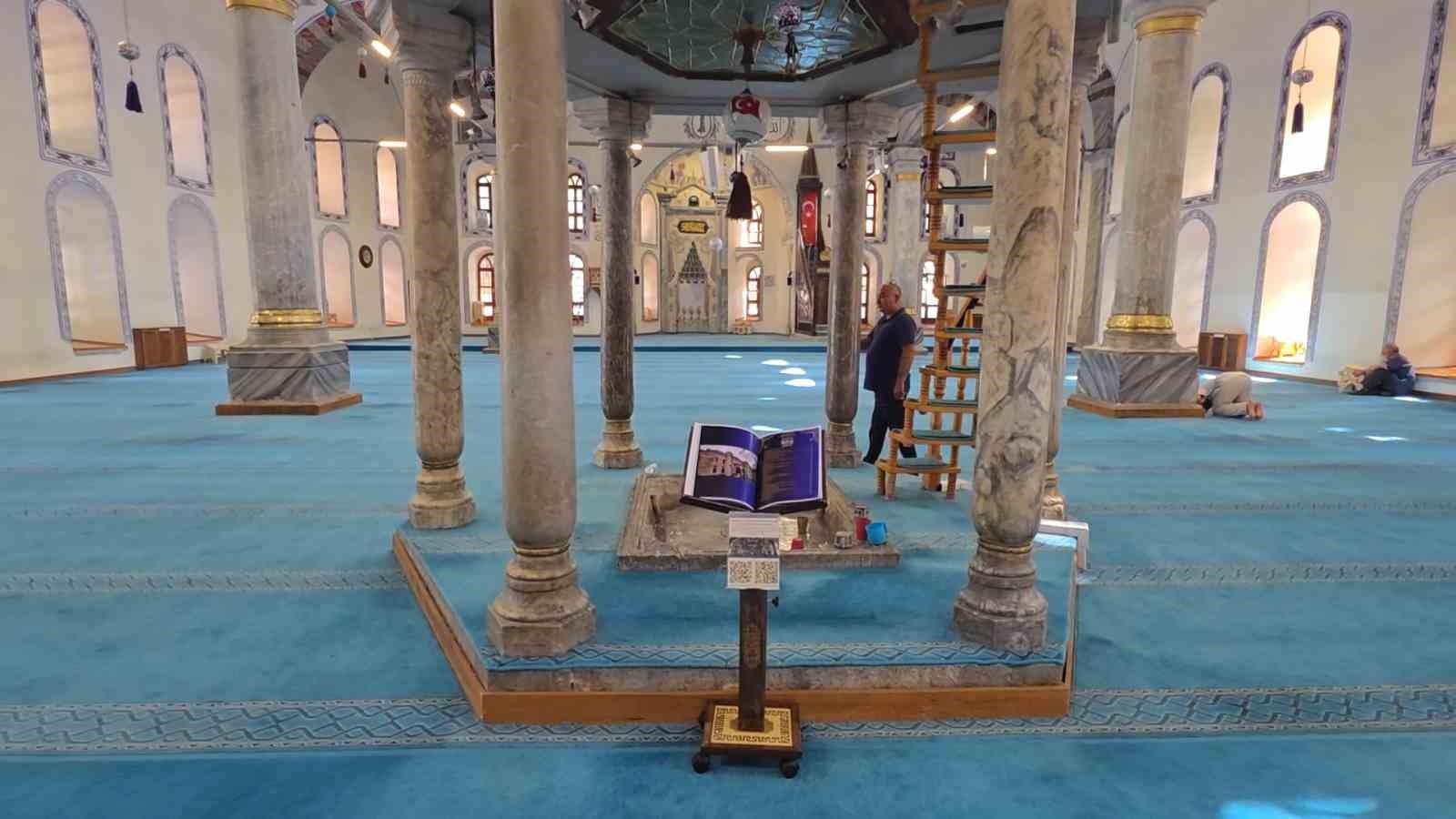 kutahya-ulu-camii-nde-karekod-destekli-dijital-rehber-donemi-basladi