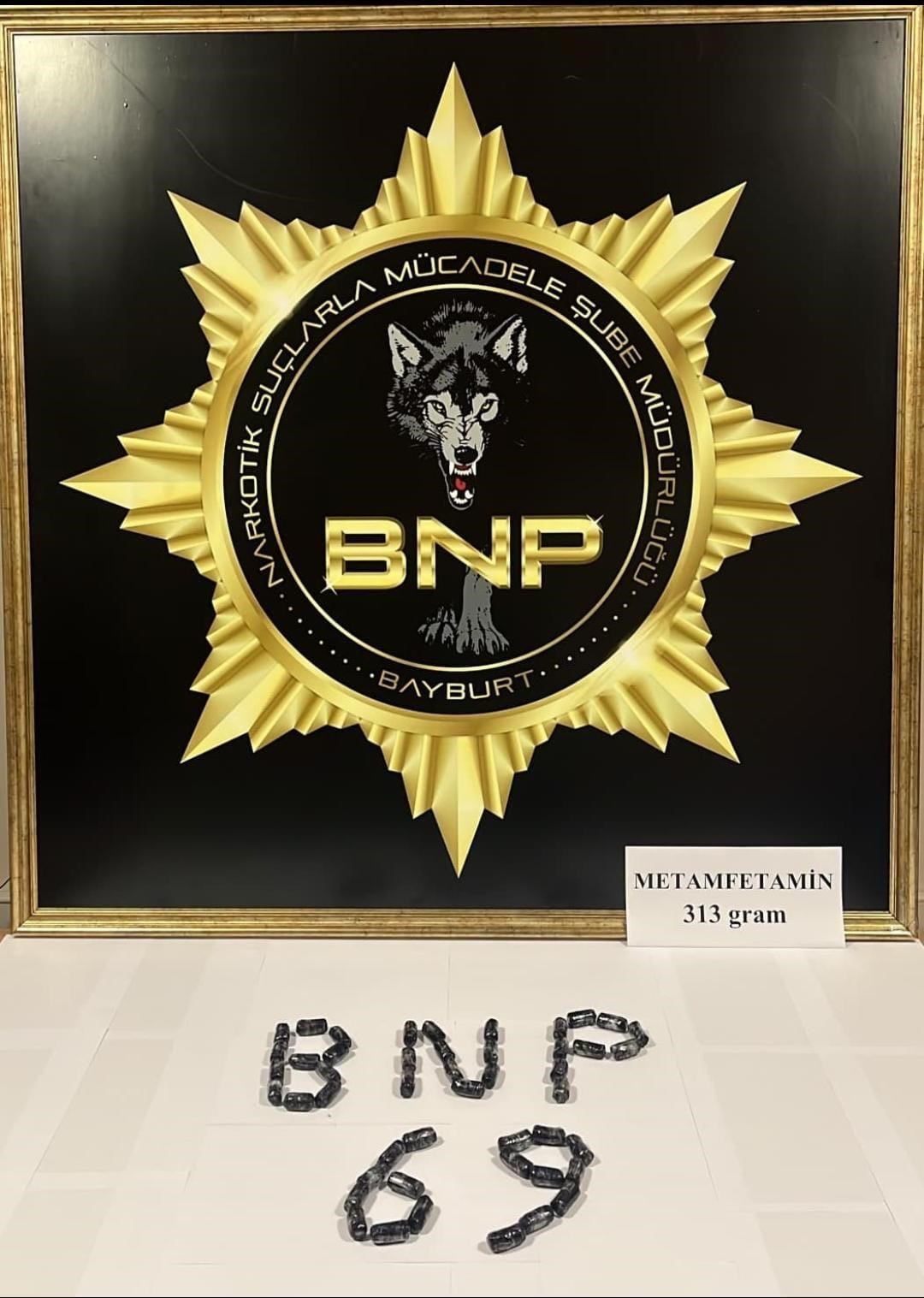 bayburt-ta-midesinden-47-parca-halinde-313-gram-metamfetamin-cikan-supheli-tutuklandi