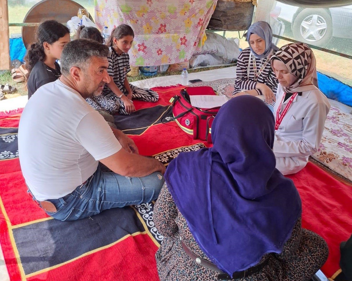 duzce-de-mevsimlik-tarim-iscilerine-saglik-taramasi-yapildi