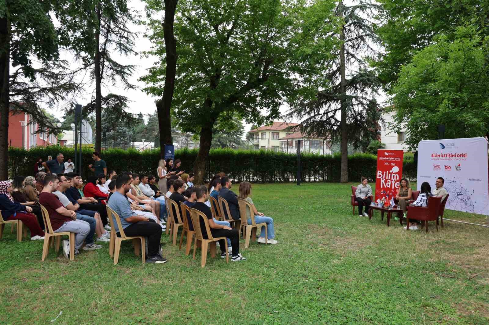 gunes-enerjisiyle-temiz-yarinlar-bilim-kafe-de-konusuldu