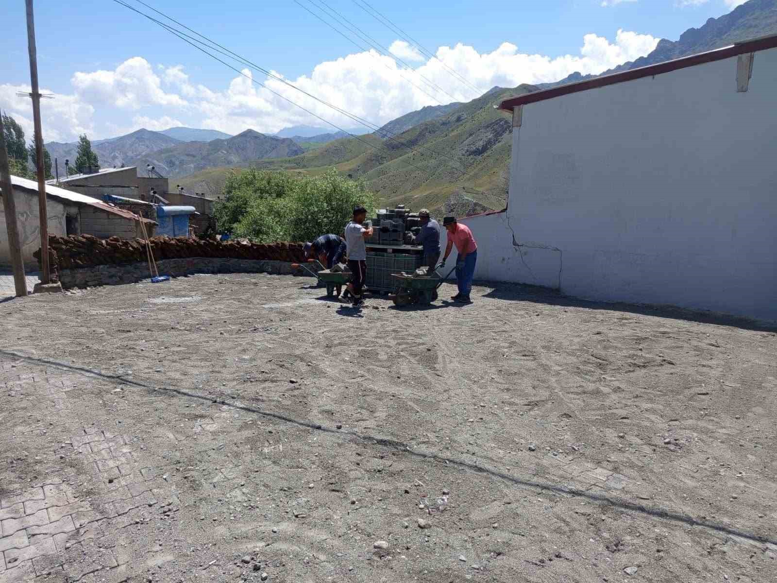 kars-ta2-koy-modern-yollara-kavusuyor-kilit-parke-calismalari-basladi
