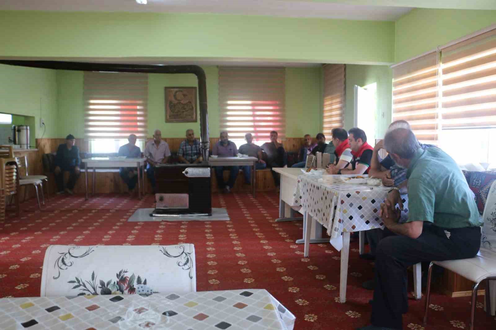 erzincan-da-il-tarim-ve-orman-muduru-kocaker-ureticilerle-bulustu