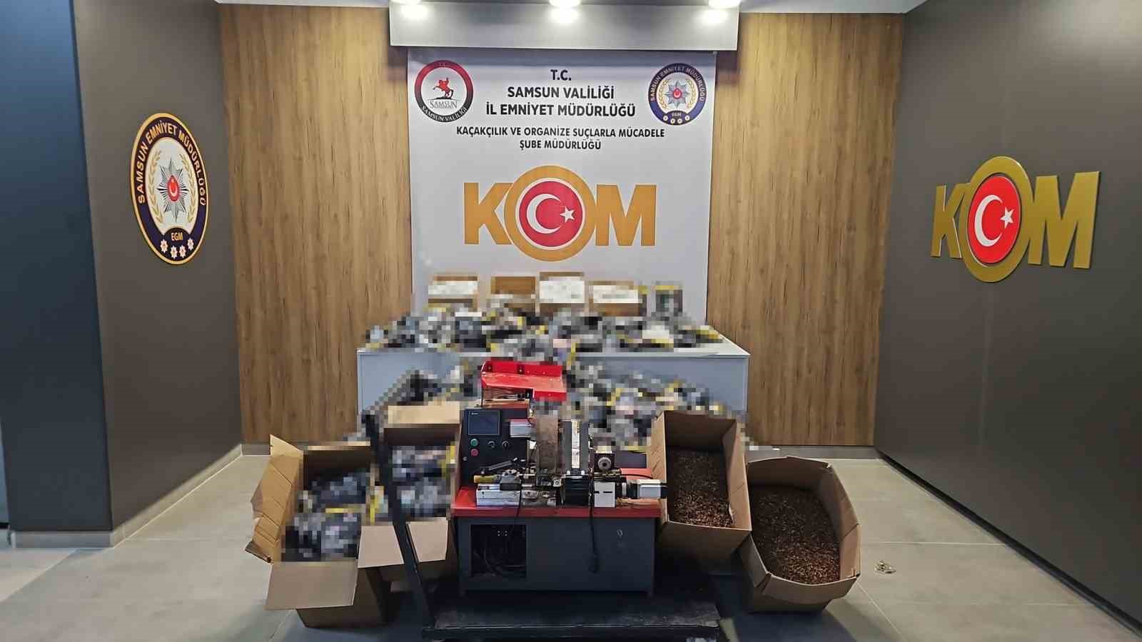 kacak-14-bin-makaron-ve-23-kilo-tutun-piyasaya-surulmeden-ele-gecirildi