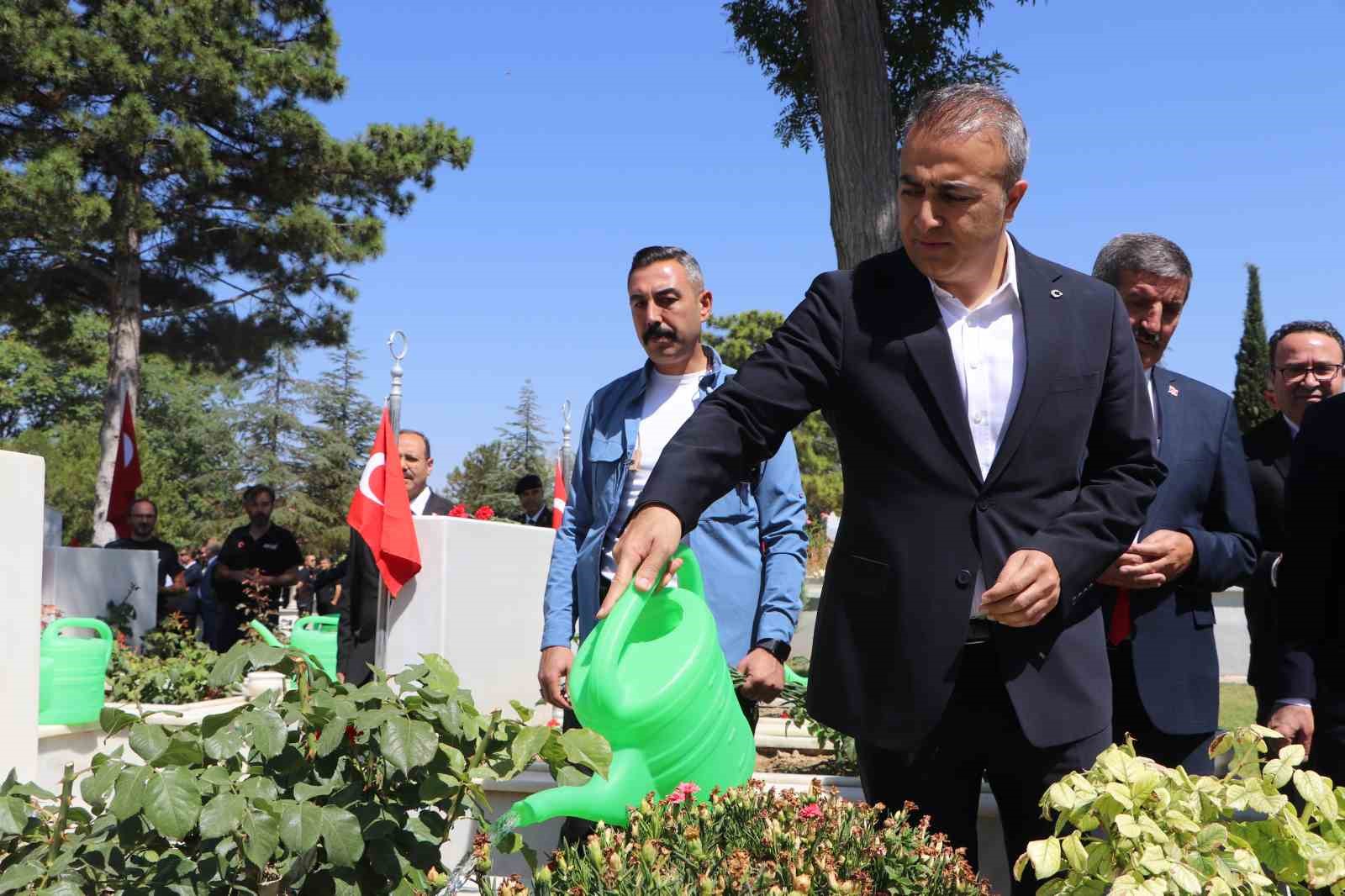 karaman-da-15-temmuz-da-sehitlikler-ziyaret-edildi