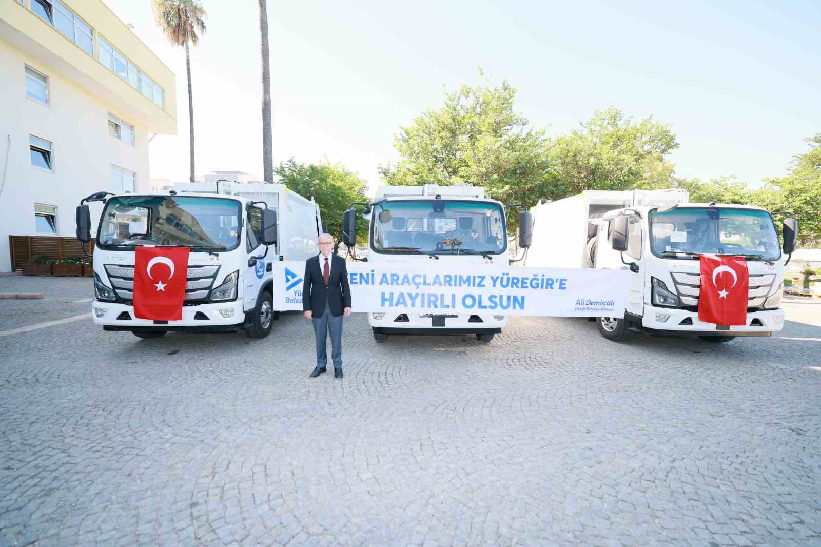 yuregir-belediyesi-hizmet-filosuna-4-yeni-arac-daha-kazandirdi
