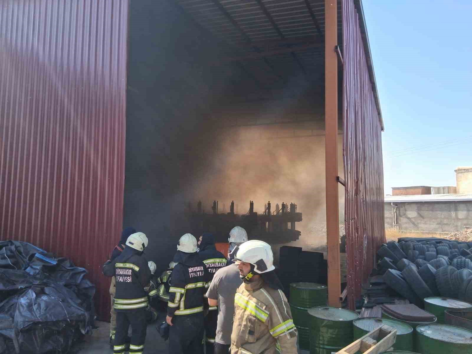 ar-ge-donusum-fabrikasinda-cikan-yangin-sonduruldu