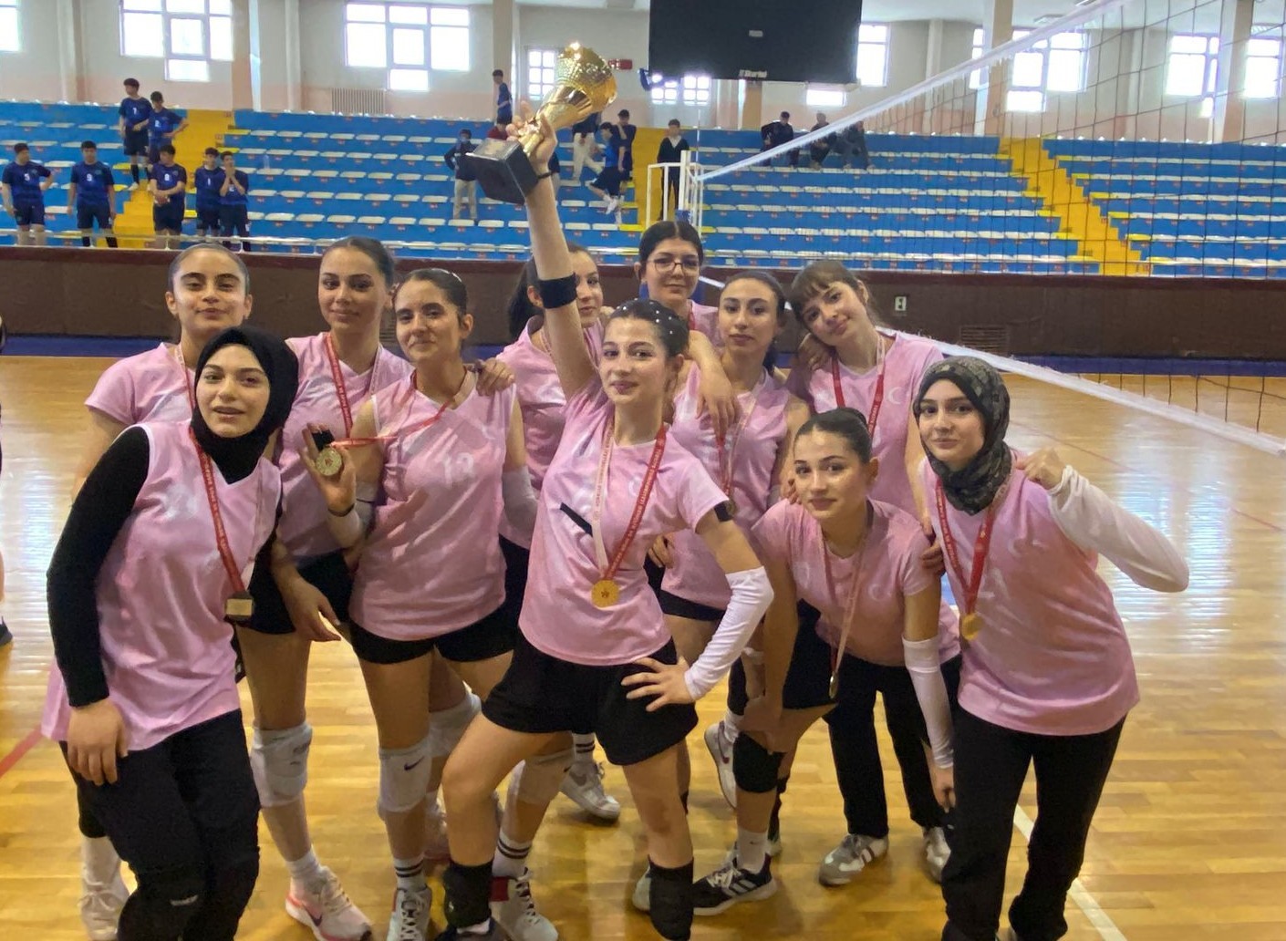 tevfik-ileri-anadolu-lisesi-sampiyon-oldu