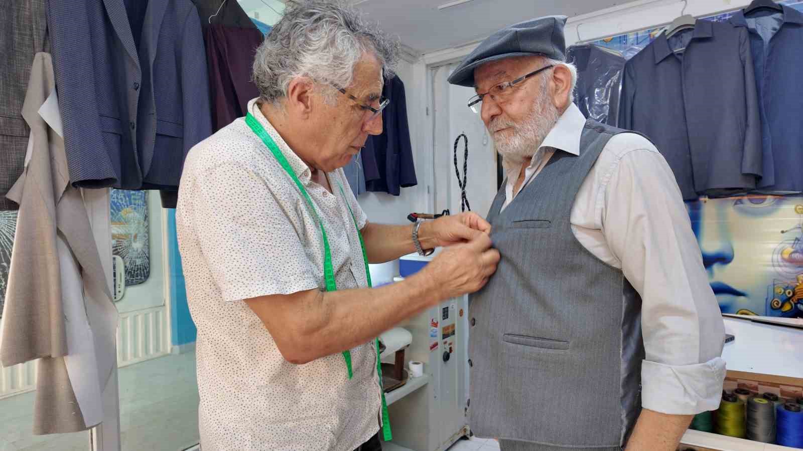 54-yillik-terzi-cosgun-yoruk-kulturu-nu-igne-iplikle-yasatiyor