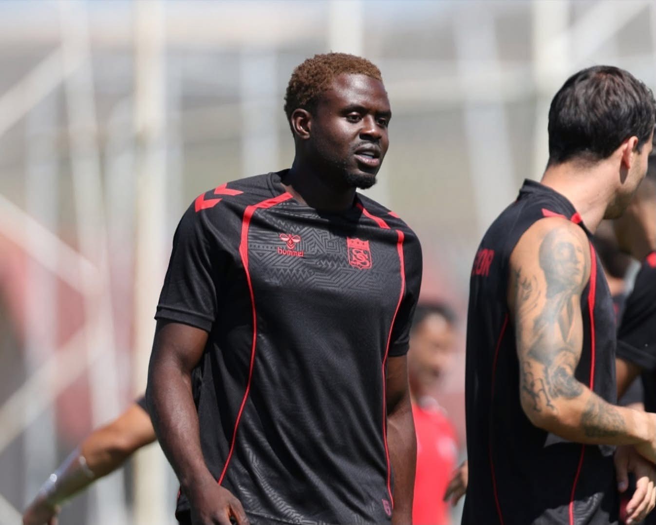 sivasspor-kimpioka-ile-yollari-ayirdi