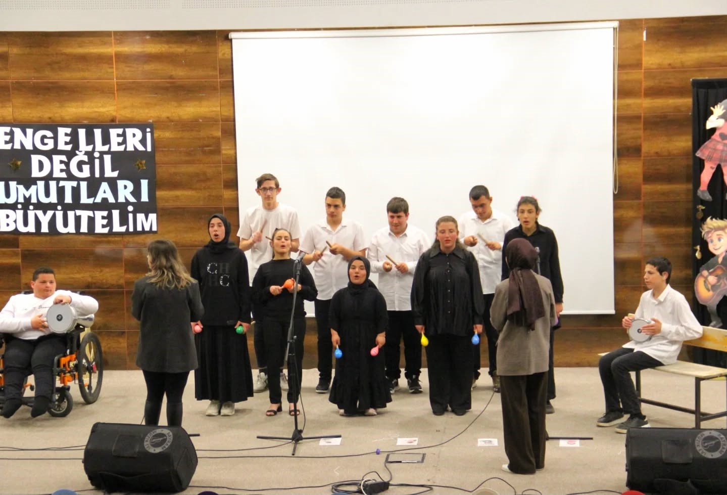 ozel-ogrencilerden-engelliler-haftasi-etkinligi