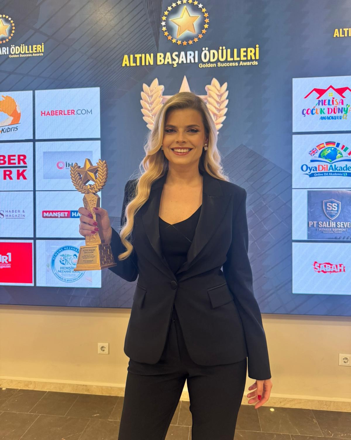 kupa-gunlugu-altin-basari-odulu-ne-layik-goruldu