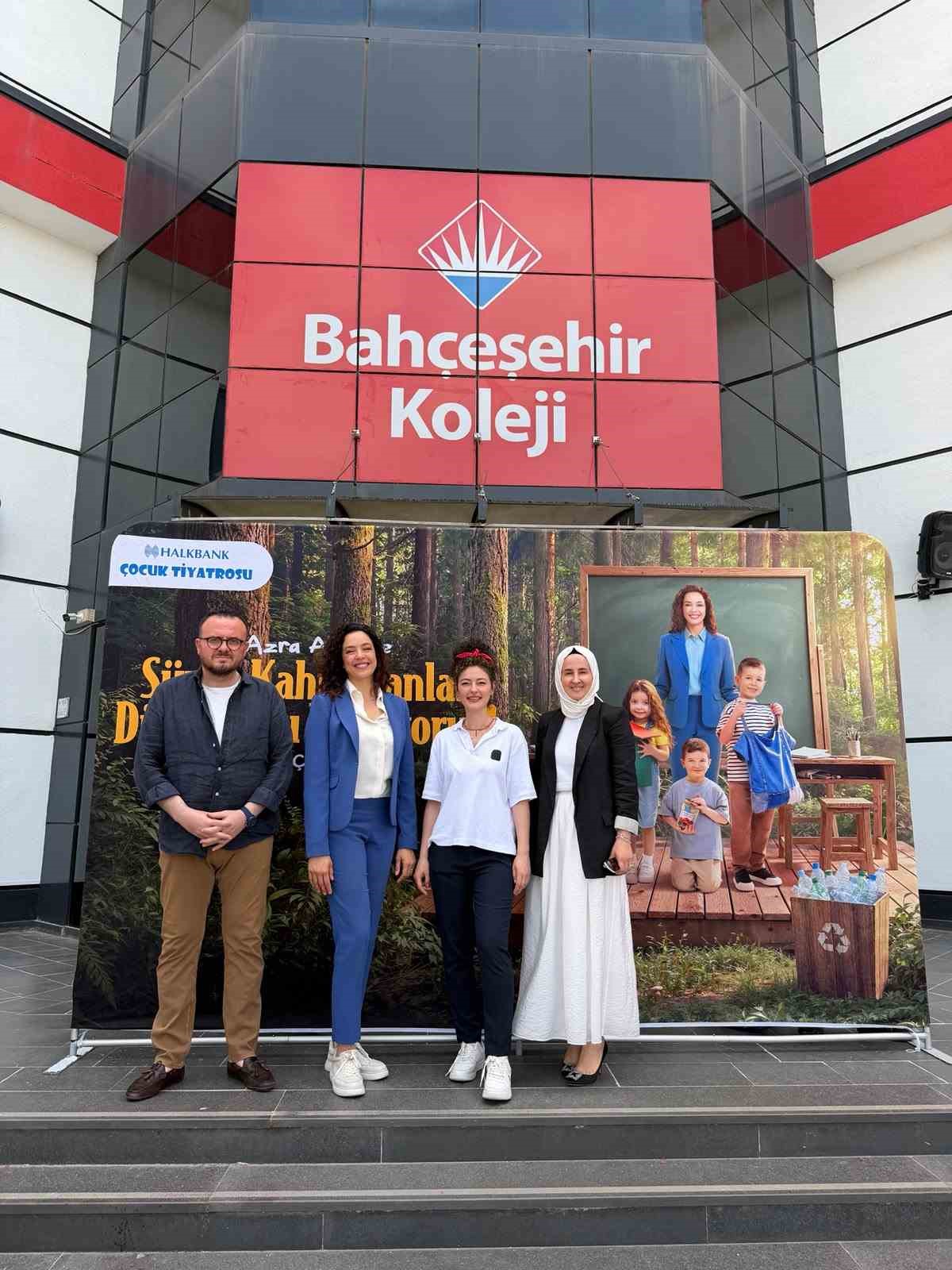 azra-akin-bahcesehir-kolejinde