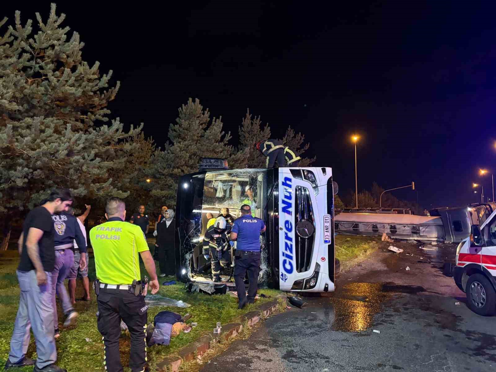 kayseri-de-yolcu-otobusu-yakit-tankeri-ile-carpisti-yaralilar-var