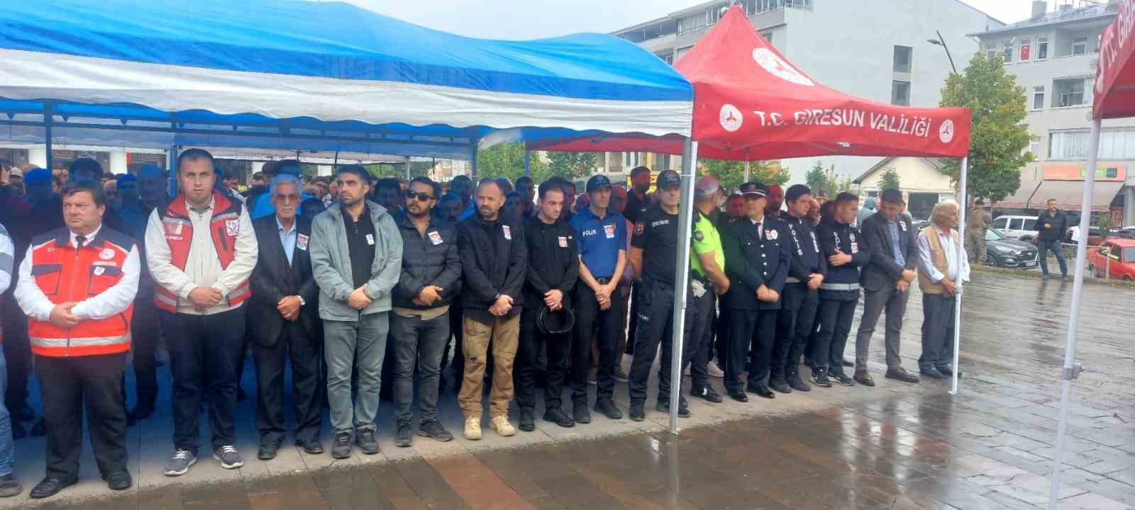 sehit-polis-memuru-ilk-gorev-yeri-giresun-da-son-yolculuguna-ugurlandi