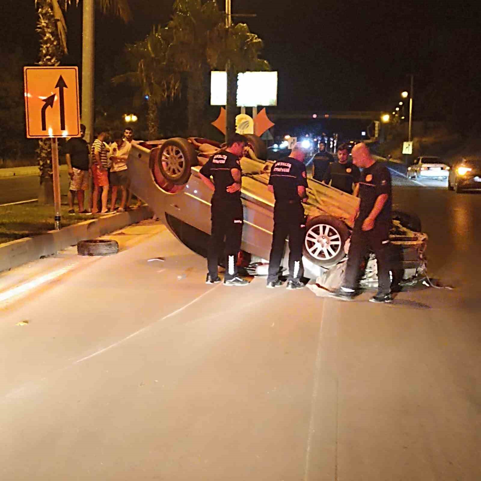 onundeki-motosiklete-carpmamak-icin-direksiyonu-kirdi-takla-atti
