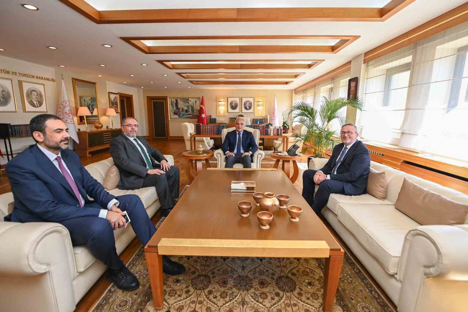 bakan-ersoy-msu-rektoru-afyoncu-ile-bir-araya-geldi
