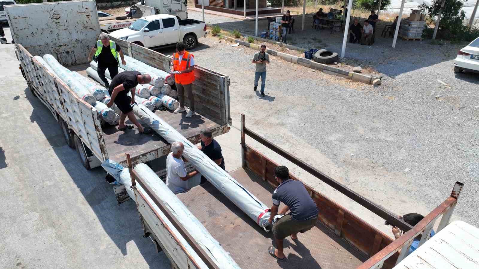 alanya-ve-gazipasali-yanginzede-ureticilere-sera-naylonu-destegi