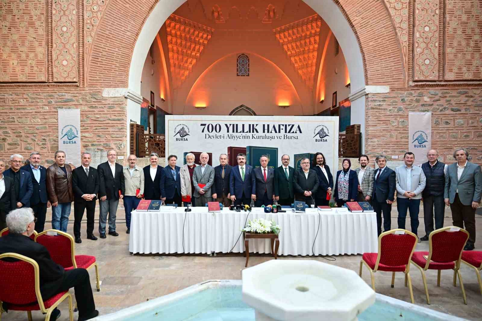 bursa-nin-700-yillik-hafizasi-kitaplastirildi