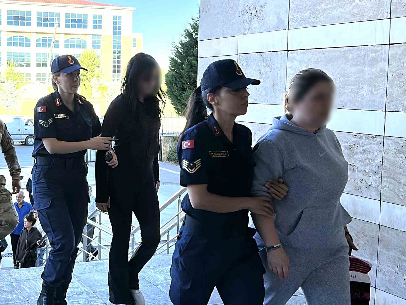 usak-ta-belediye-sirketlerinde-sigortali-gosterilip-yalim-in-isletmelerinde-calistiklari-tespit-edilen-15-supheli-adliyeye-sevk-edildi