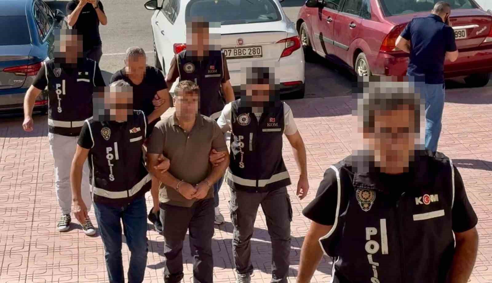 bodrum-da-rusvet-operasyonu-liman-baskanina-seri-numarali-parayla-sucustu