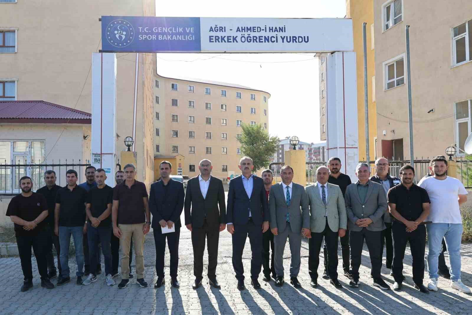 vali-bozkurt-kyk-yurtlarindaki-calismalari-inceledi