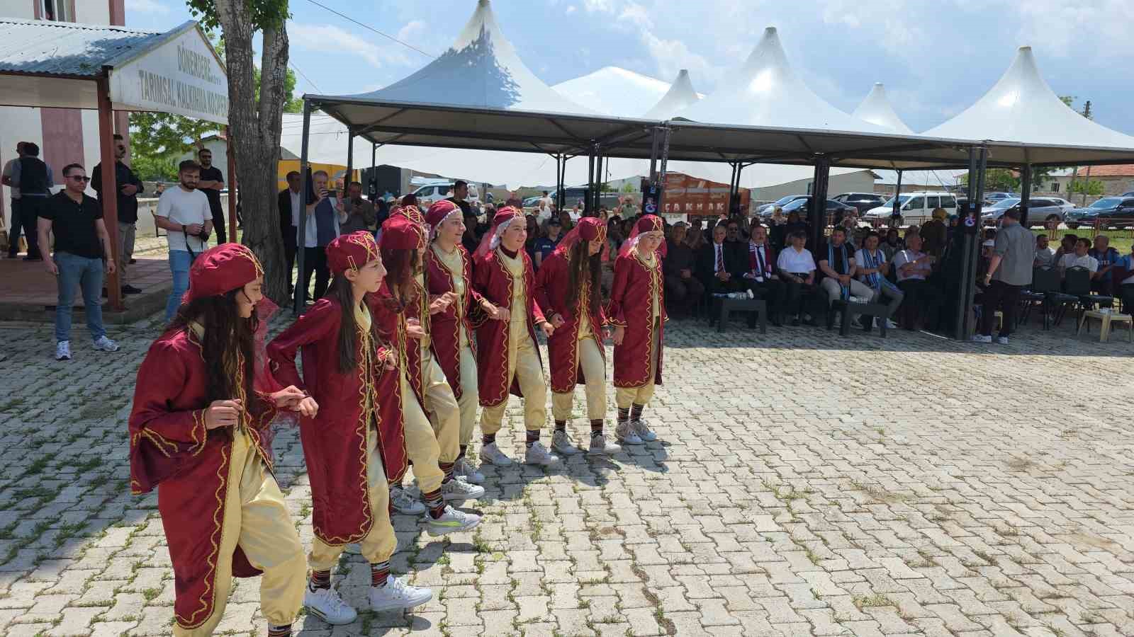 trabzon-dan-van-a-uzanan-goc-hikayesinin-61-yili-kutlandi