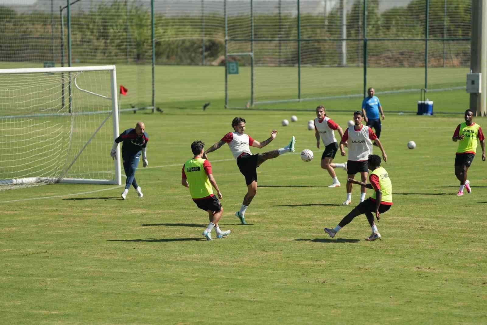 corum-fk-antalya-daki-kamp-calismalarini-surdurdu
