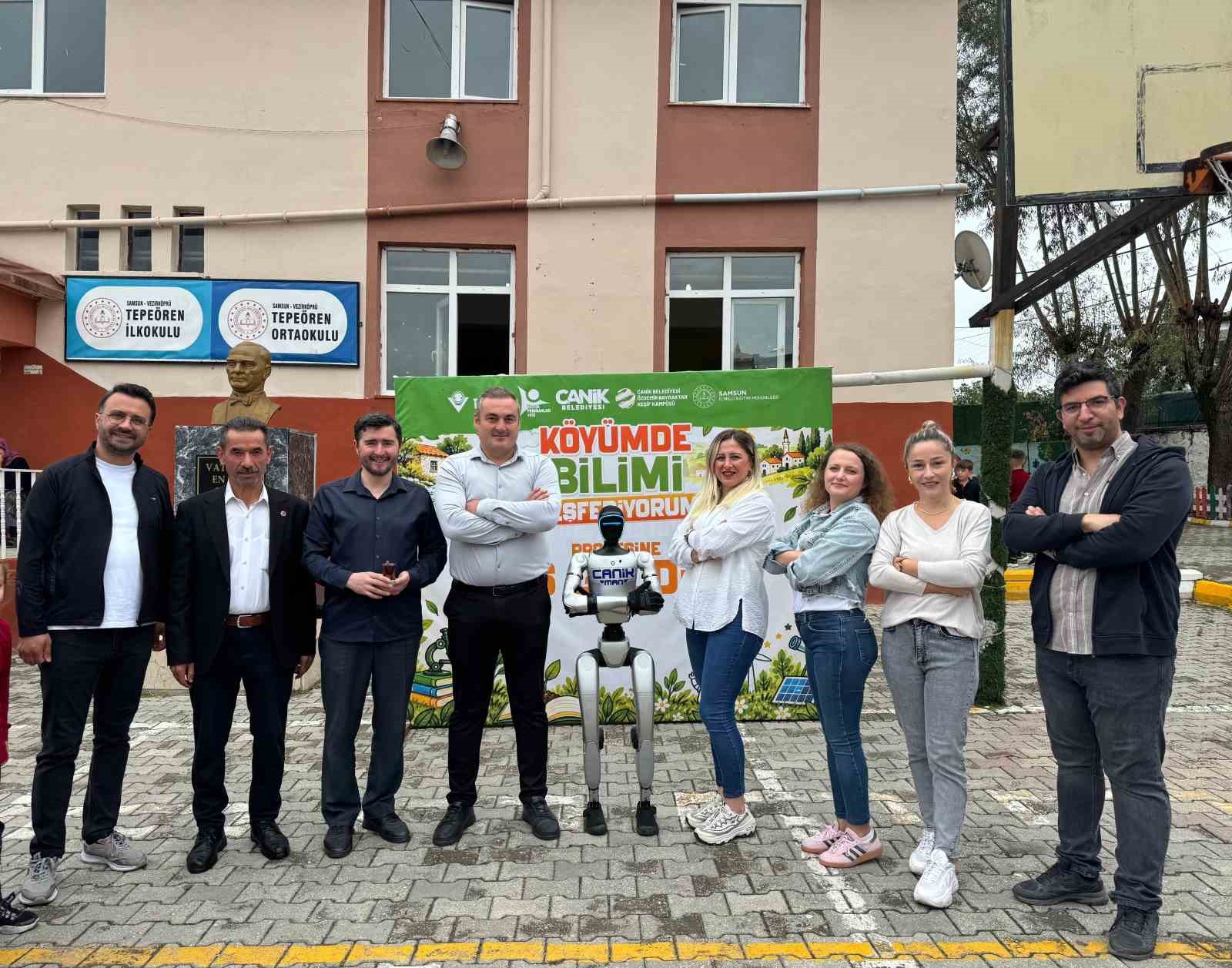 insansi-robot-canikman-kirsal-mahalle-okulunda