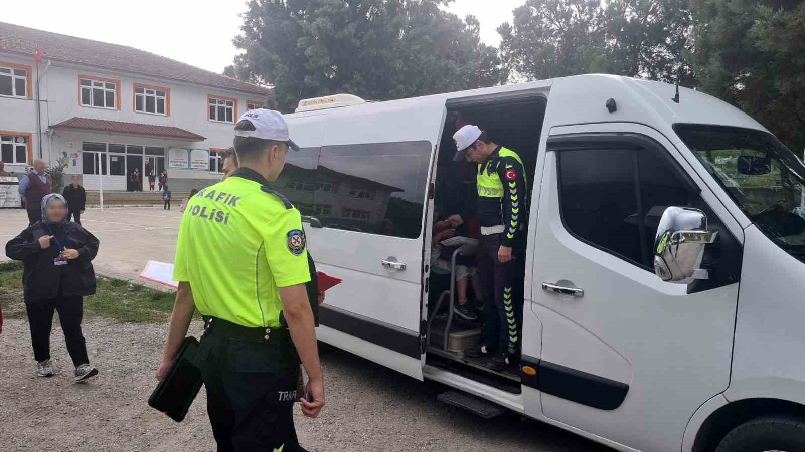 zonguldak-ta-okul-servislerine-siki-denetim