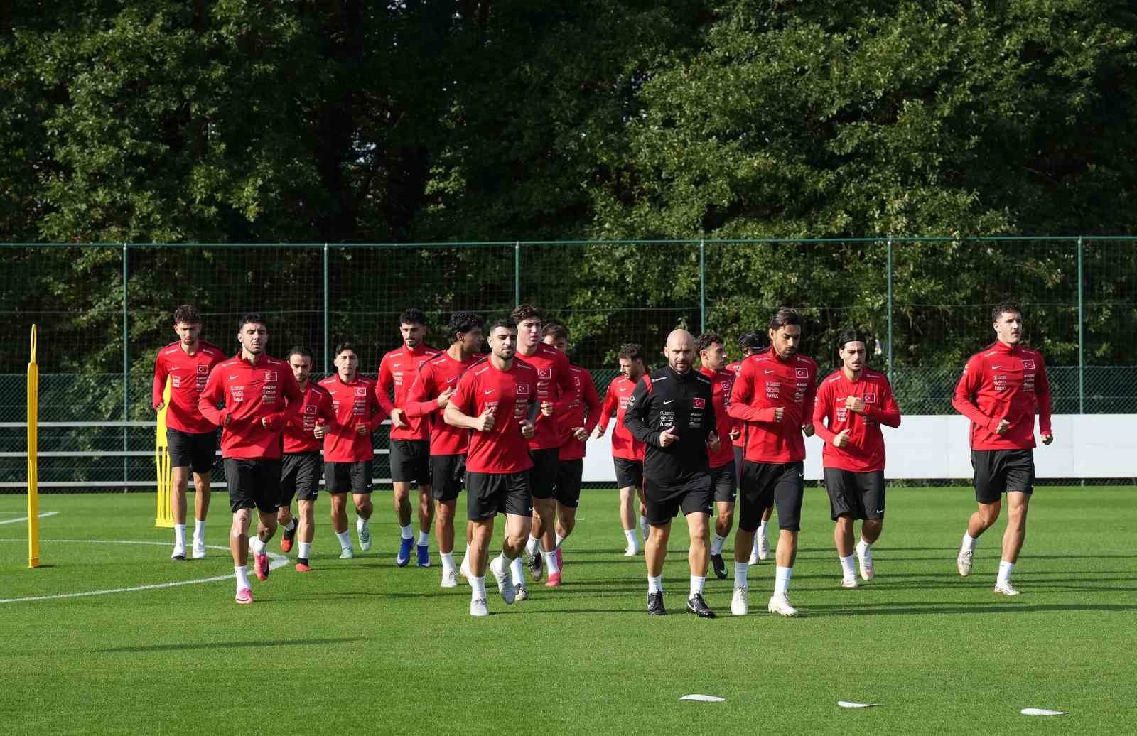 a-milli-takim-italya-macinin-hazirliklarina-basladi
