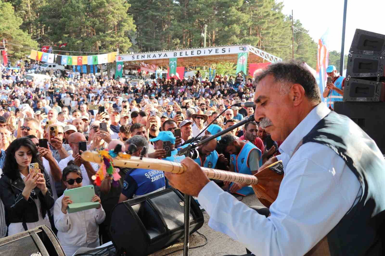 senkaya-da-bal-festivali-nde-rekor-katilim-20-bin-kisi-sirankes-te-bulustu