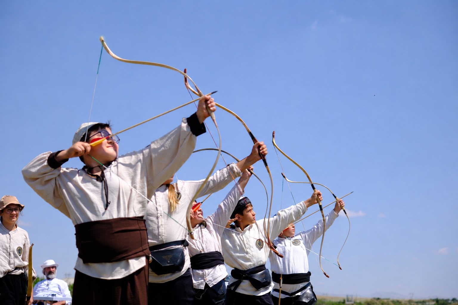 geleneksel-turk-okculugu-toyu-nda-651-metre-ile-turkiye-rekoru-kirildi