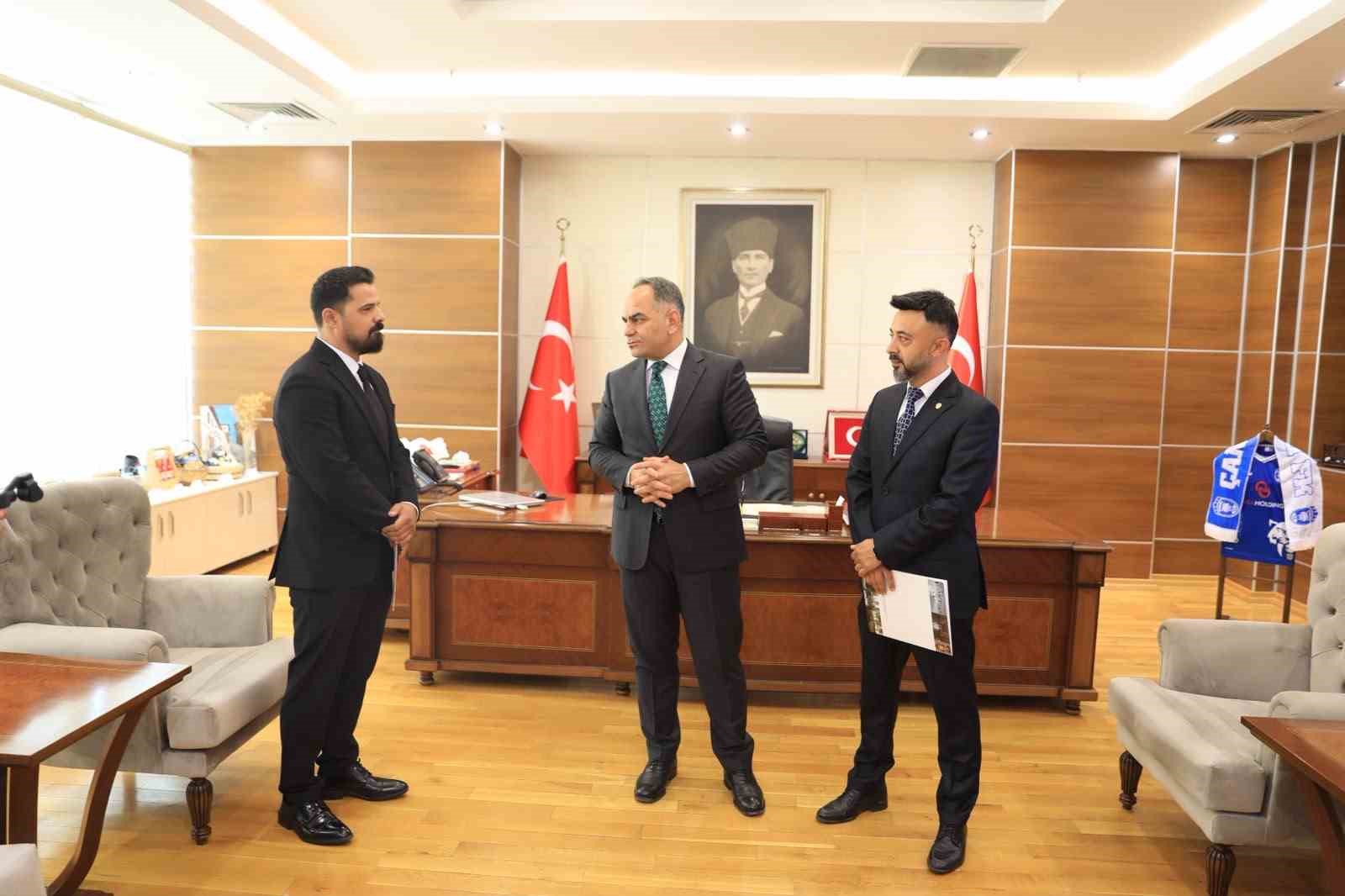 validen-heimlich-manevrasiyla-kucuk-cocugun-hayatini-kurtaran-polislere-basari-belgesi